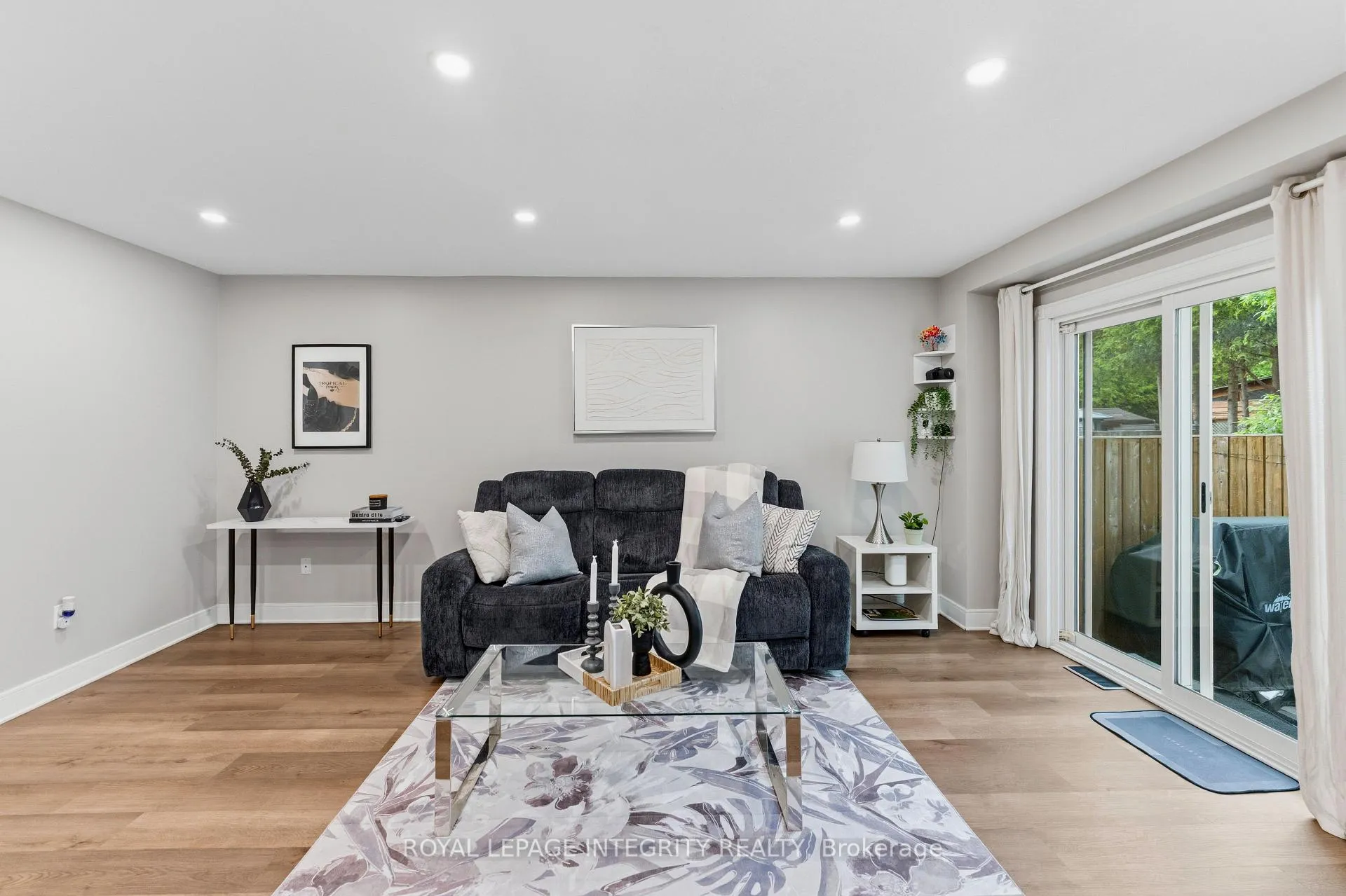 Photo 13 of 89 Burlington Crescent, Ottawa, Hunt Club Park/Greenboro — HOMEH