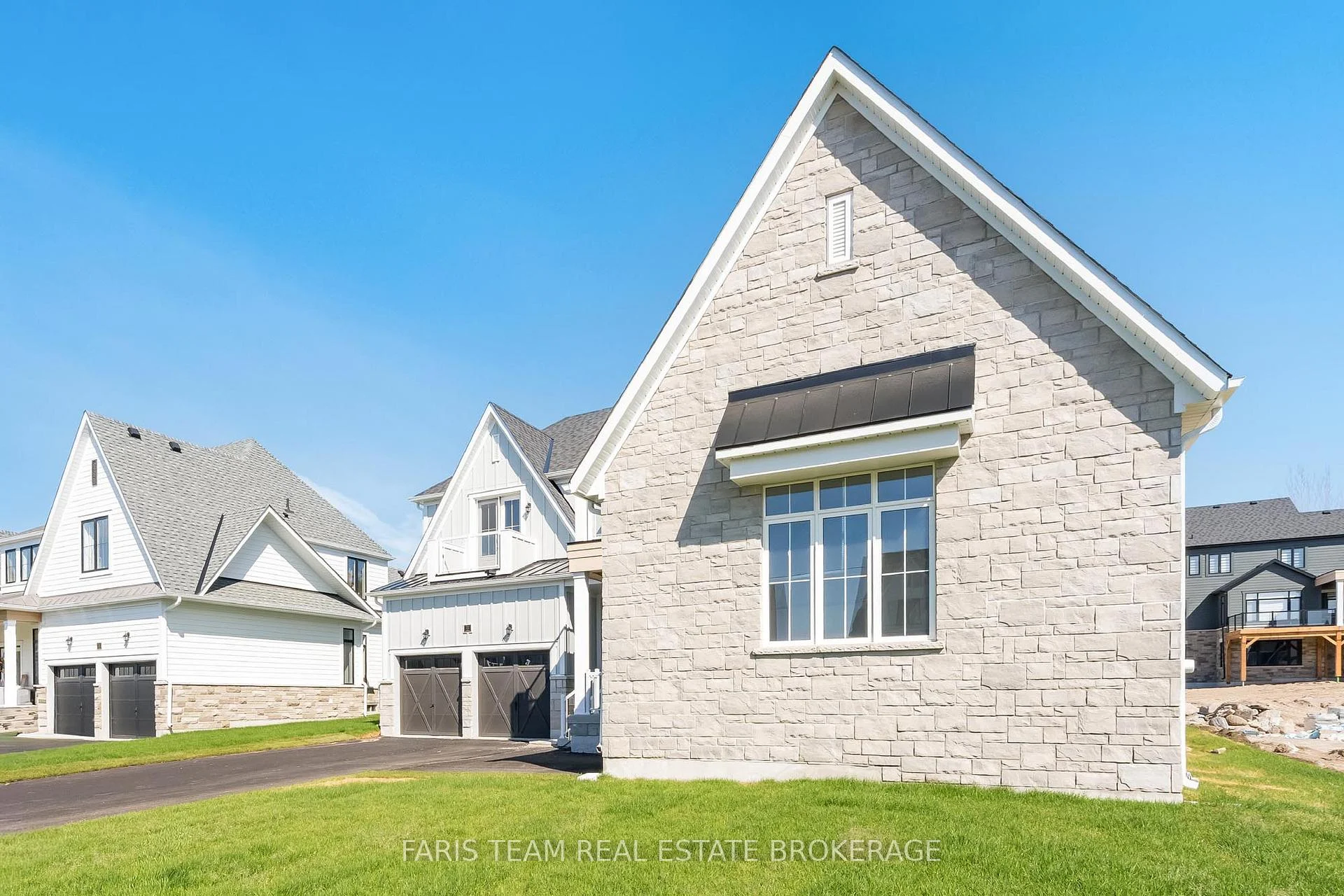 Photo 3 of 22 Aldwinckle Avenue, Oro-Medonte, Rural Oro-Medonte — HOMEH