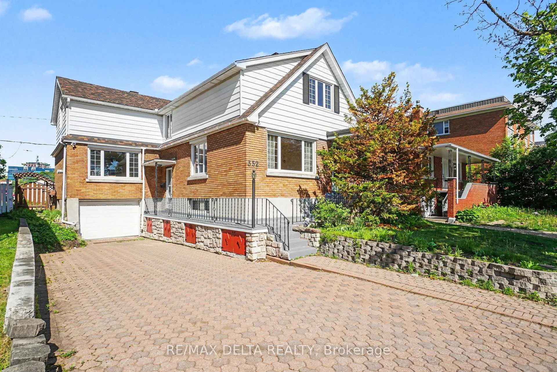 Photo 3 of 352 Lacasse Avenue, Ottawa, Vanier — HOMEH