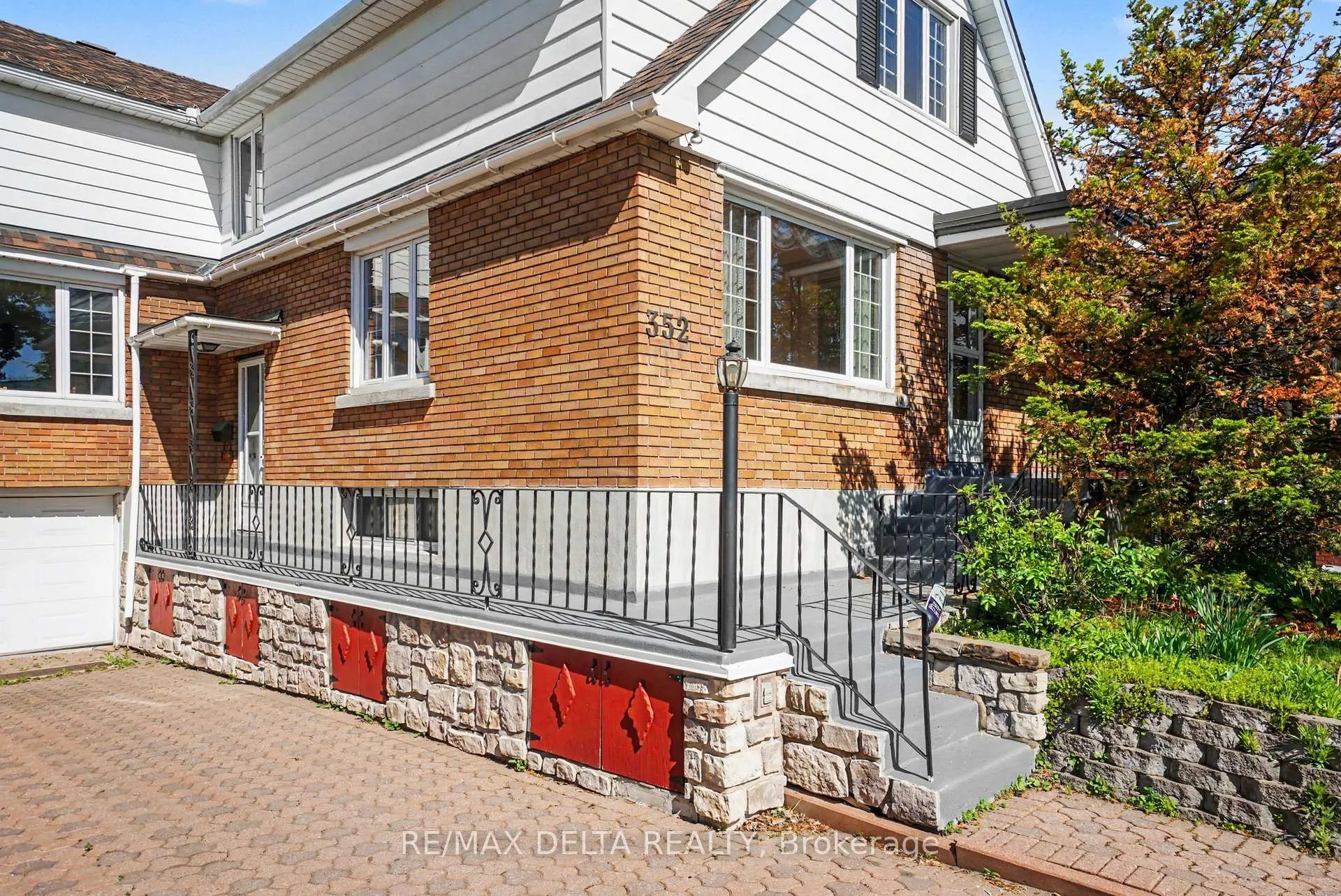 Photo 4 of 352 Lacasse Avenue, Ottawa, Vanier — HOMEH