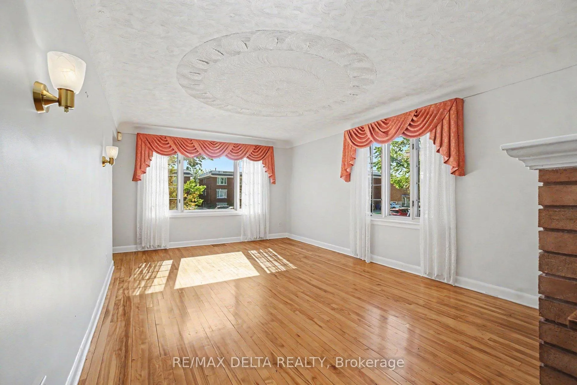 Photo 6 of 352 Lacasse Avenue, Ottawa, Vanier — HOMEH