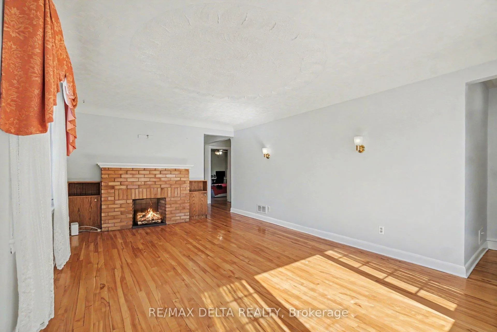 Photo 7 of 352 Lacasse Avenue, Ottawa, Vanier — HOMEH