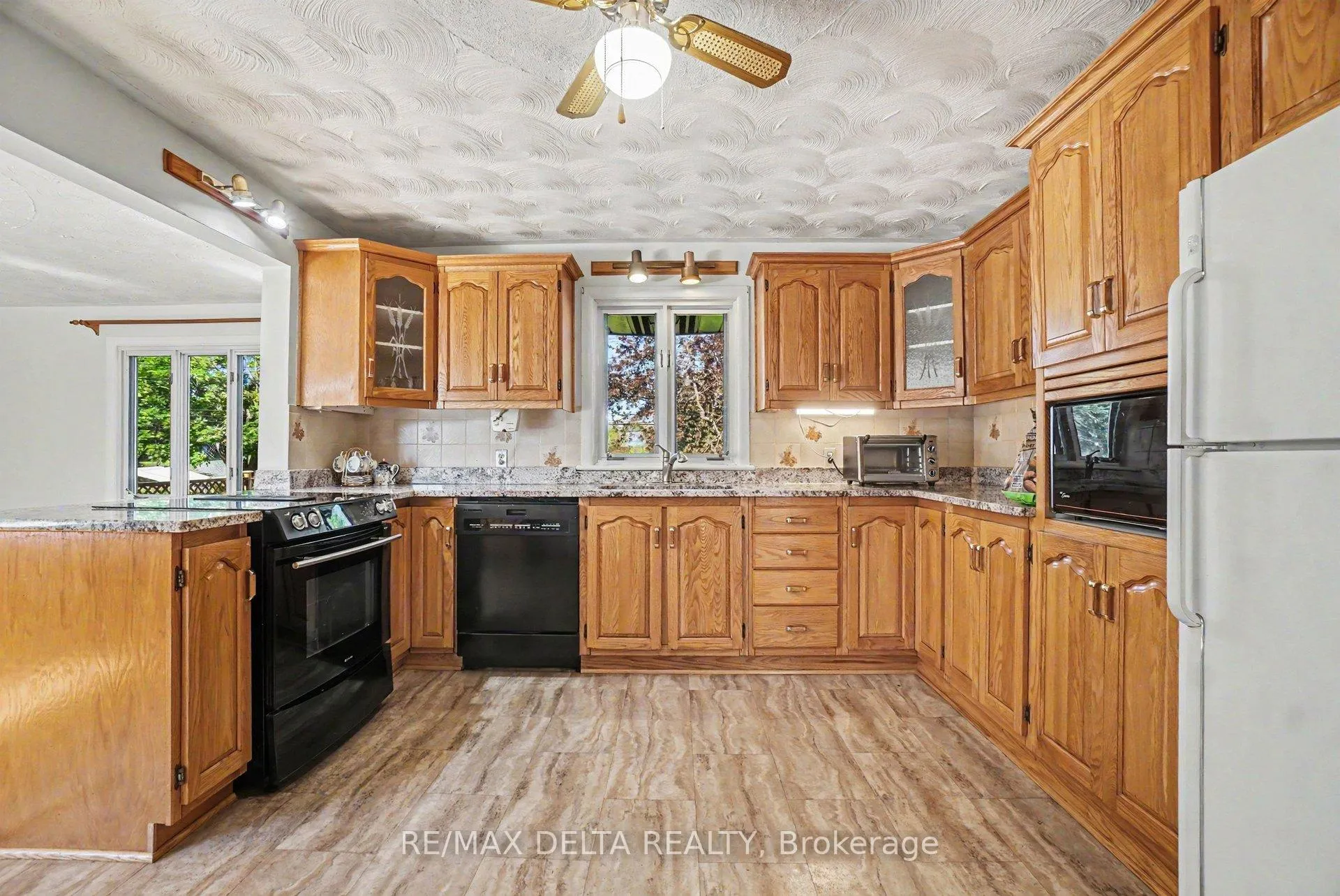 Photo 14 of 352 Lacasse Avenue, Ottawa, Vanier — HOMEH