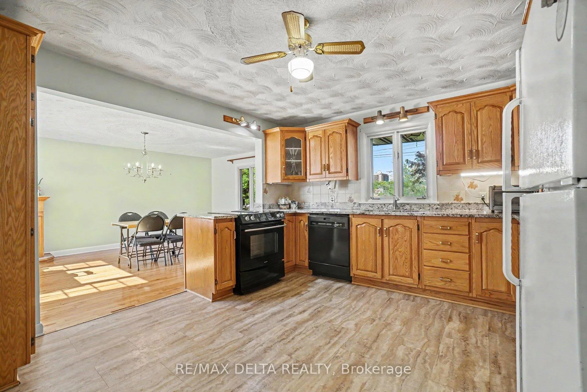 Photo 15 of 352 Lacasse Avenue, Ottawa, Vanier — HOMEH