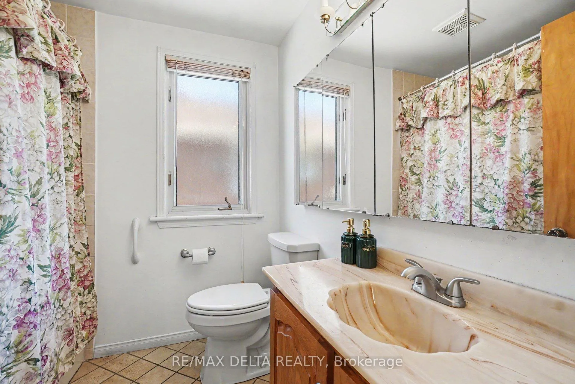 Photo 21 of 352 Lacasse Avenue, Ottawa, Vanier — HOMEH