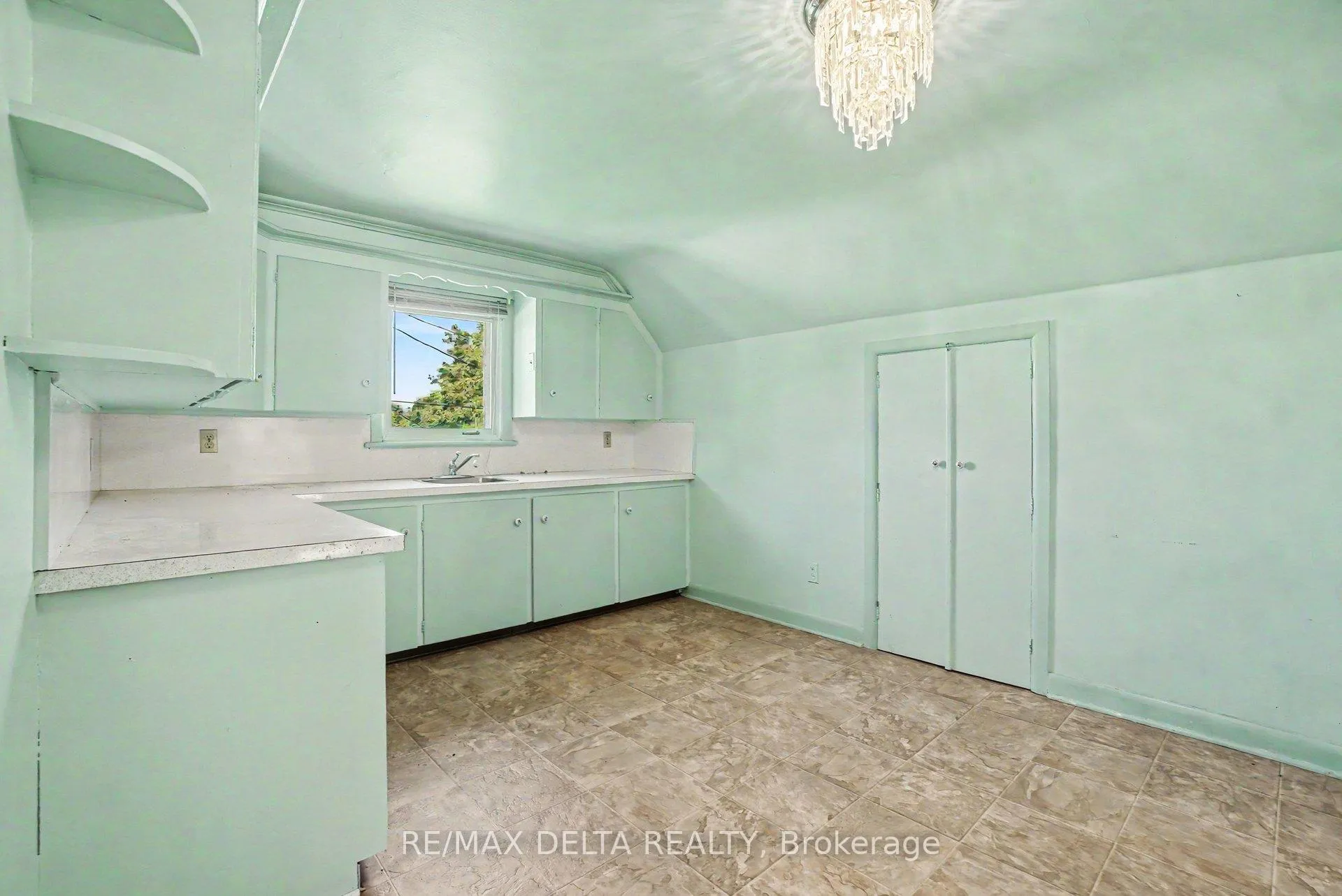 Photo 28 of 352 Lacasse Avenue, Ottawa, Vanier — HOMEH