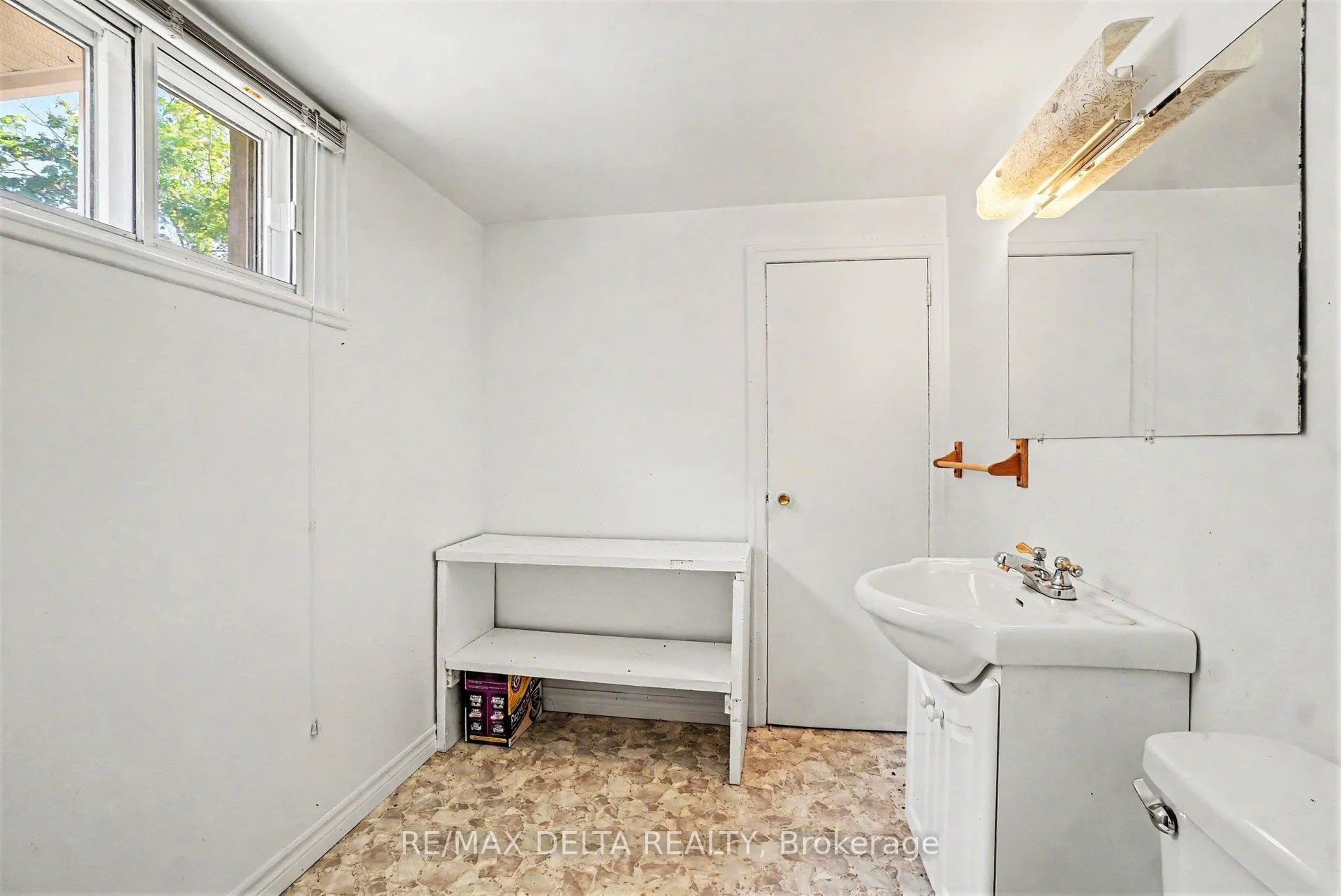Photo 31 of 352 Lacasse Avenue, Ottawa, Vanier — HOMEH