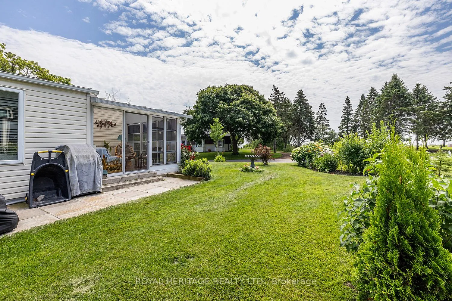 Photo 28 of 38 Bluffs Road E, Clarington, Newcastle — HOMEH