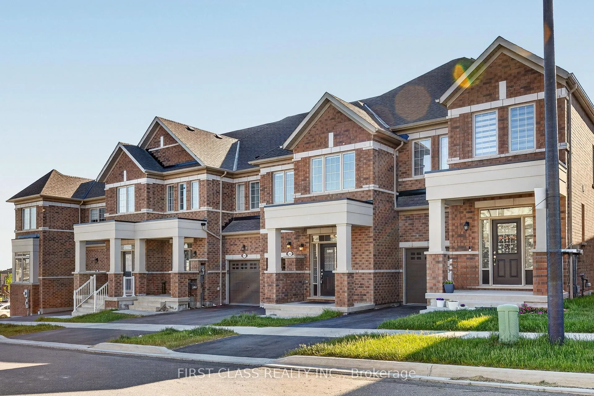 Photo 2 of 2920 Hawkridge Lane, Pickering, Rural Pickering — HOMEH