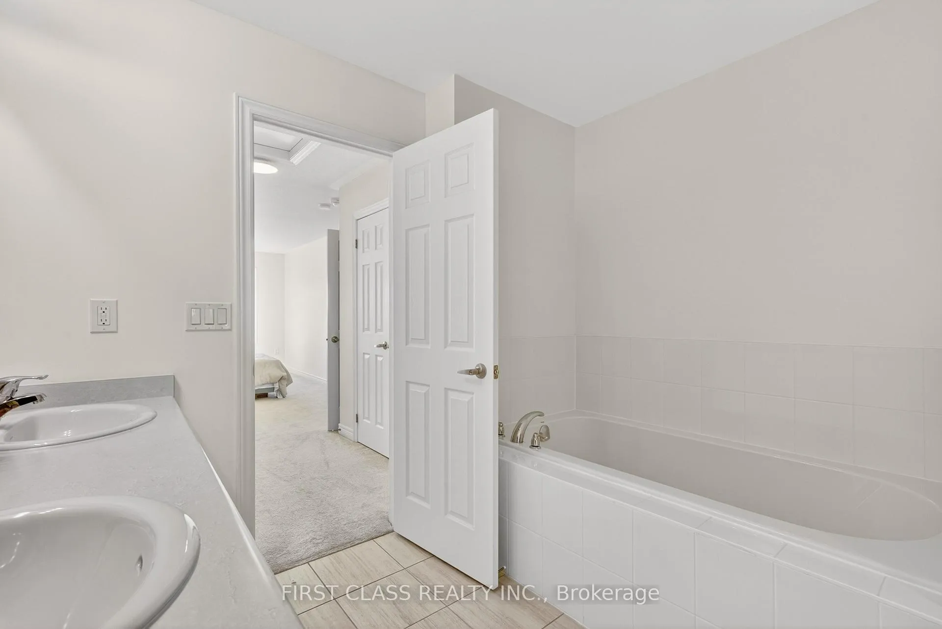 Photo 33 of 2920 Hawkridge Lane, Pickering, Rural Pickering — HOMEH