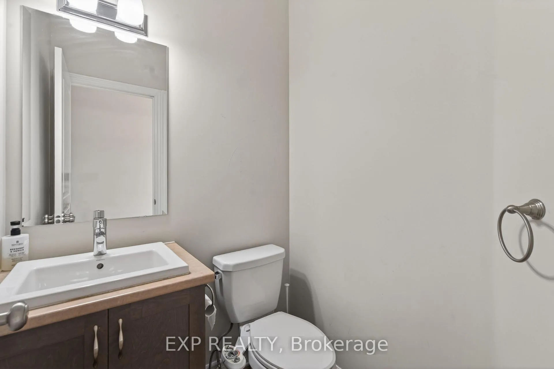 Photo 3 of 322 Rainrock Crescent, Ottawa, Mer Bleue/Bradley Estates/Anderson Park — HOMEH