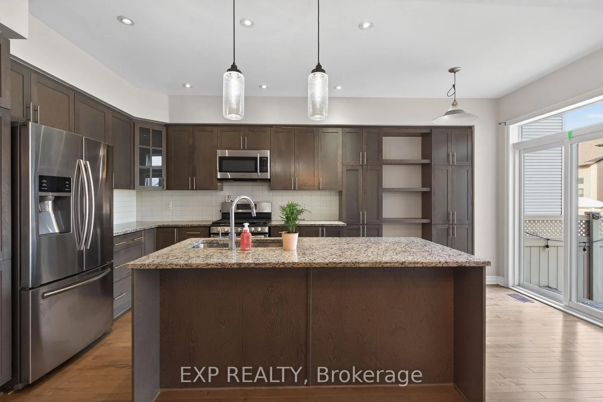 Photo 6 of 322 Rainrock Crescent, Ottawa, Mer Bleue/Bradley Estates/Anderson Park — HOMEH