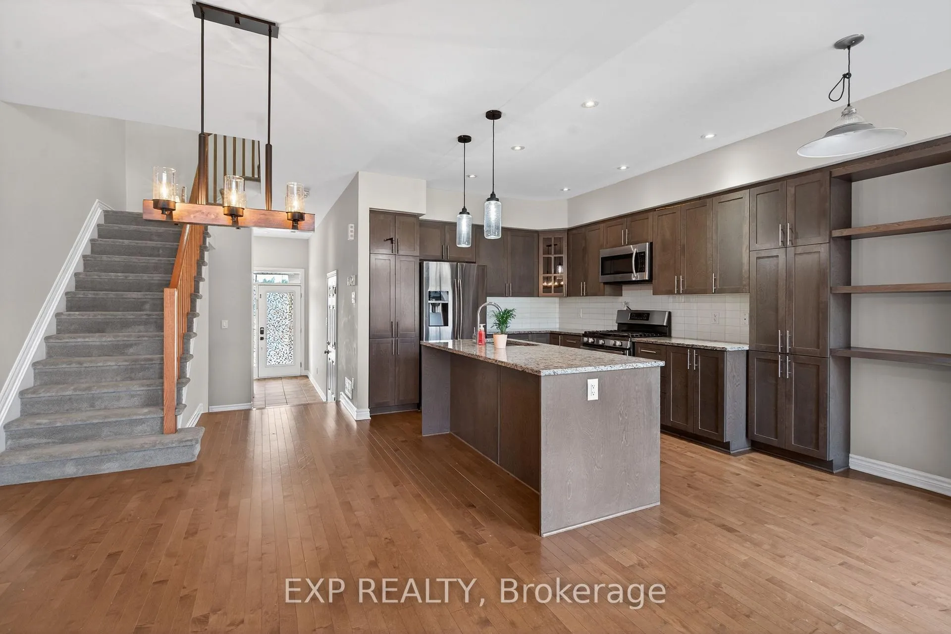 Photo 7 of 322 Rainrock Crescent, Ottawa, Mer Bleue/Bradley Estates/Anderson Park — HOMEH