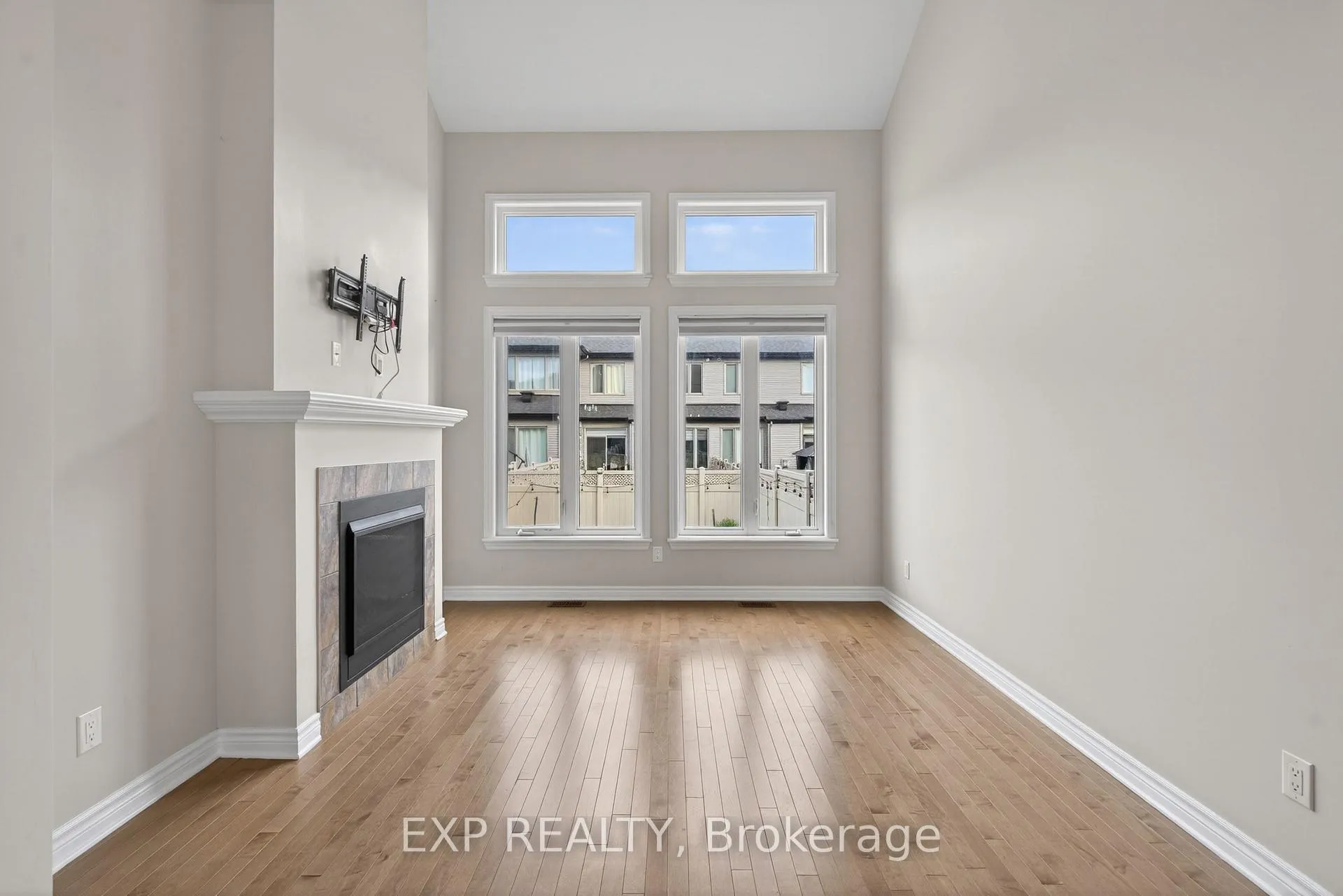 Photo 10 of 322 Rainrock Crescent, Ottawa, Mer Bleue/Bradley Estates/Anderson Park — HOMEH