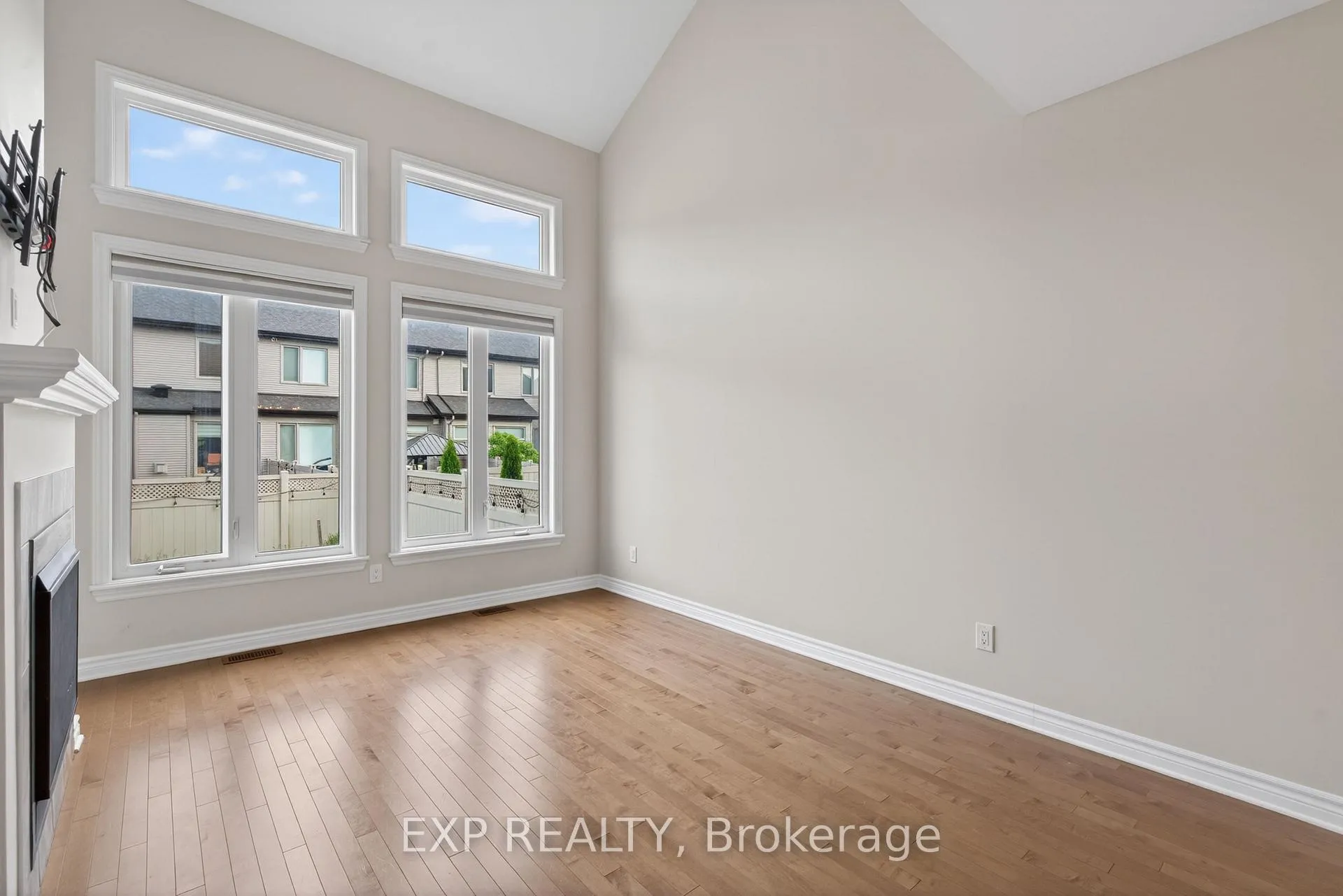 Photo 11 of 322 Rainrock Crescent, Ottawa, Mer Bleue/Bradley Estates/Anderson Park — HOMEH