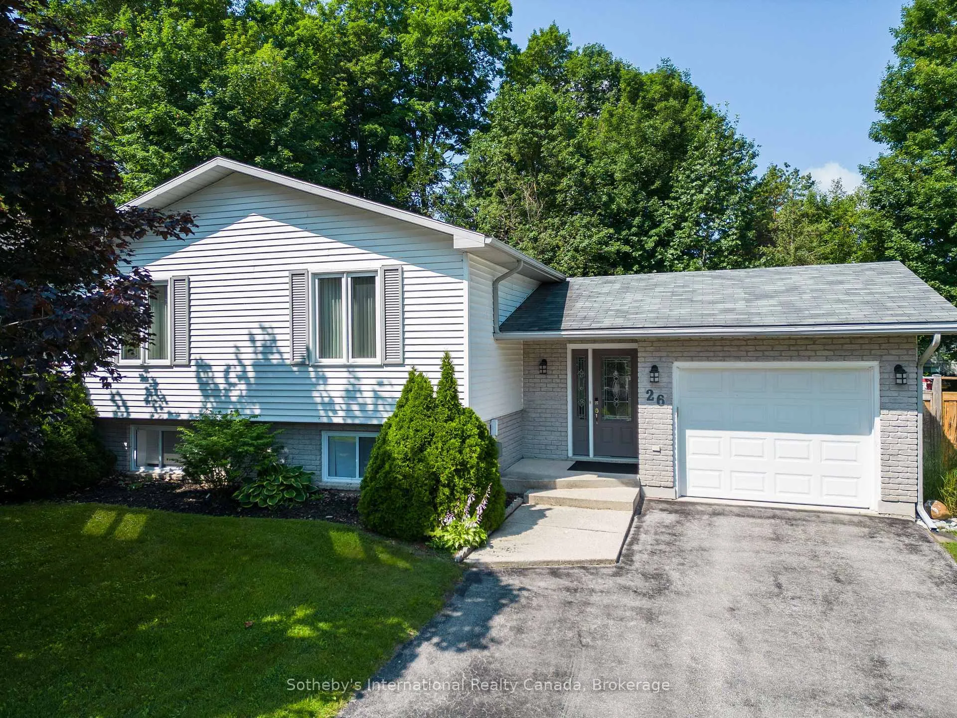 Photo 1 of 26 Middle Avenue, Meaford — HOMEH