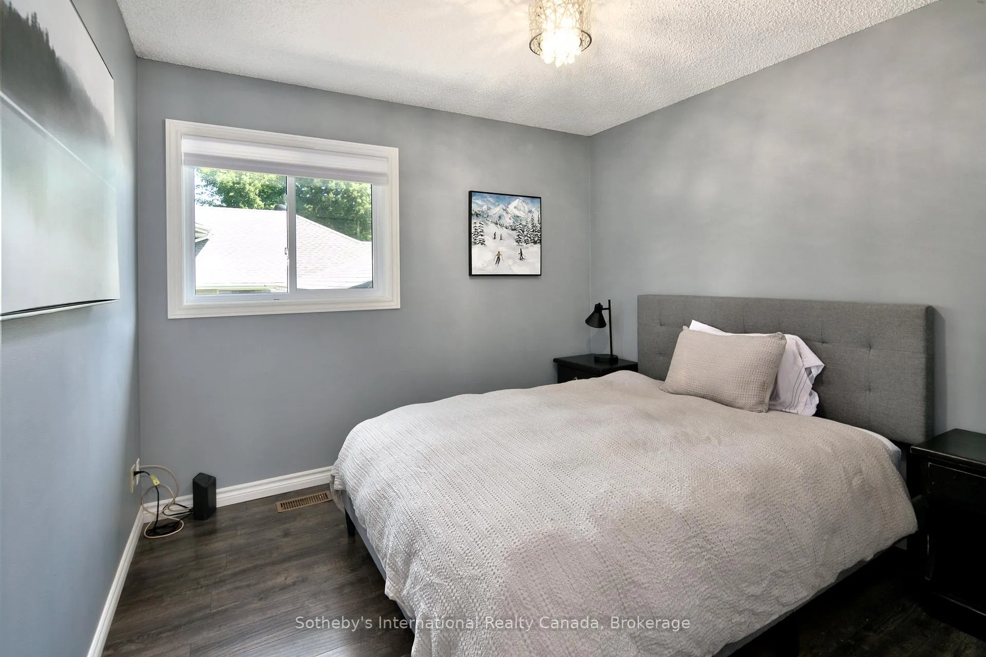 Photo 10 of 26 Middle Avenue, Meaford — HOMEH