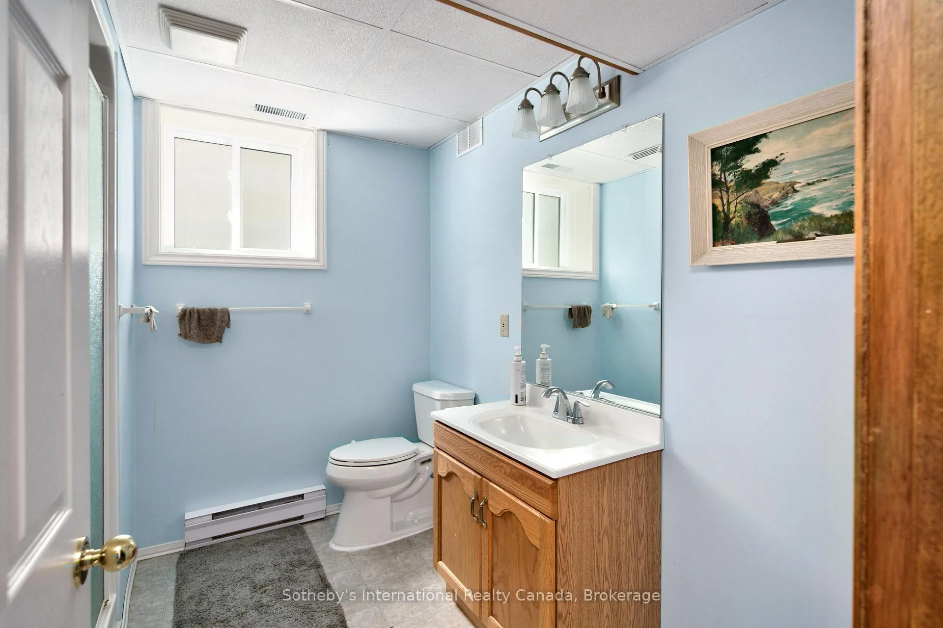 Photo 13 of 26 Middle Avenue, Meaford — HOMEH