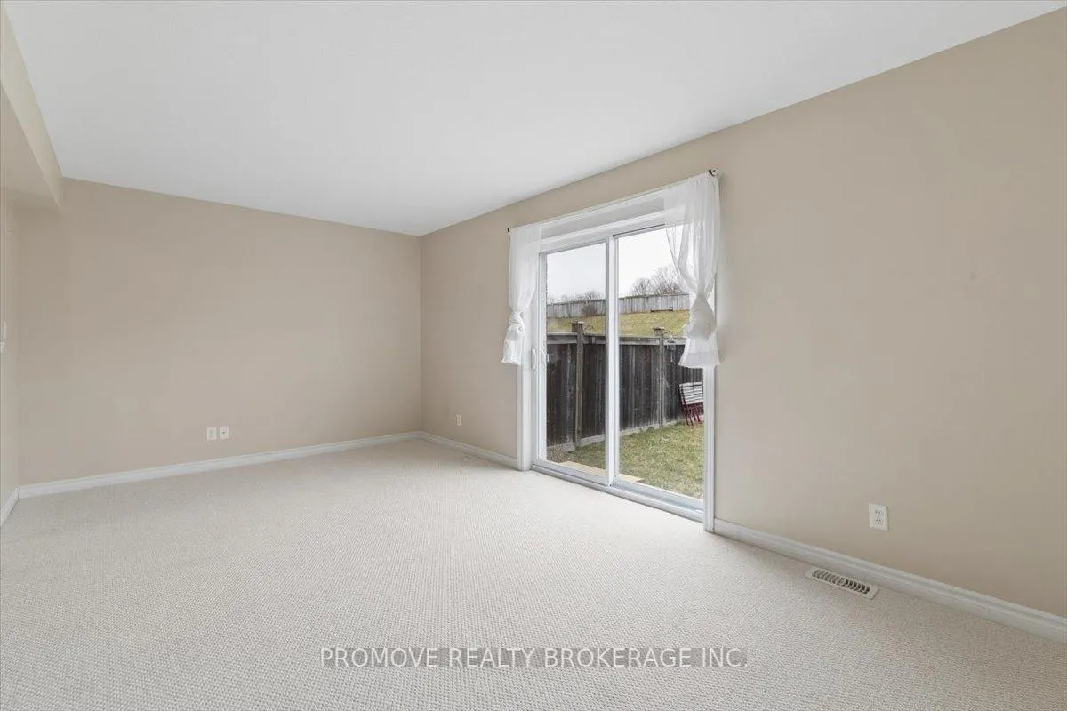 Photo 15 of 70 Curzon Crescent, Guelph, Willow West/Sugarbush/West Acres — HOMEH