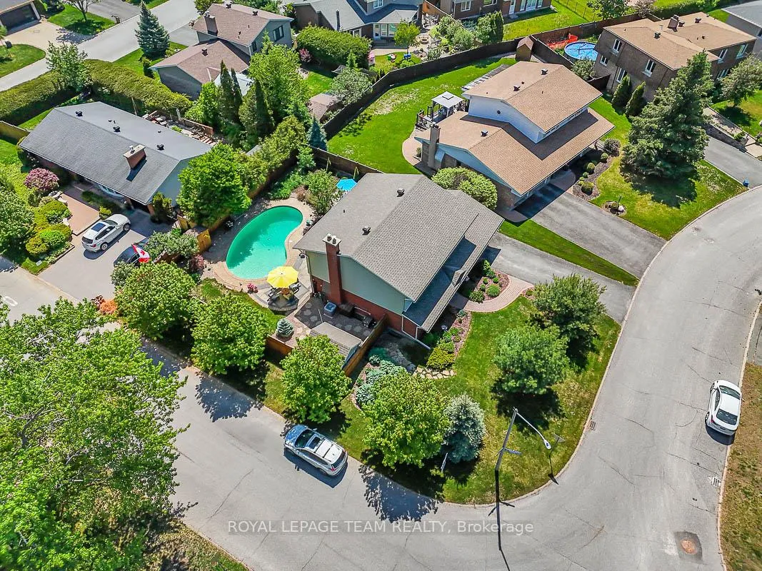 Photo 5 of 1 Emery Court, Ottawa, Arlington Woods — HOMEH