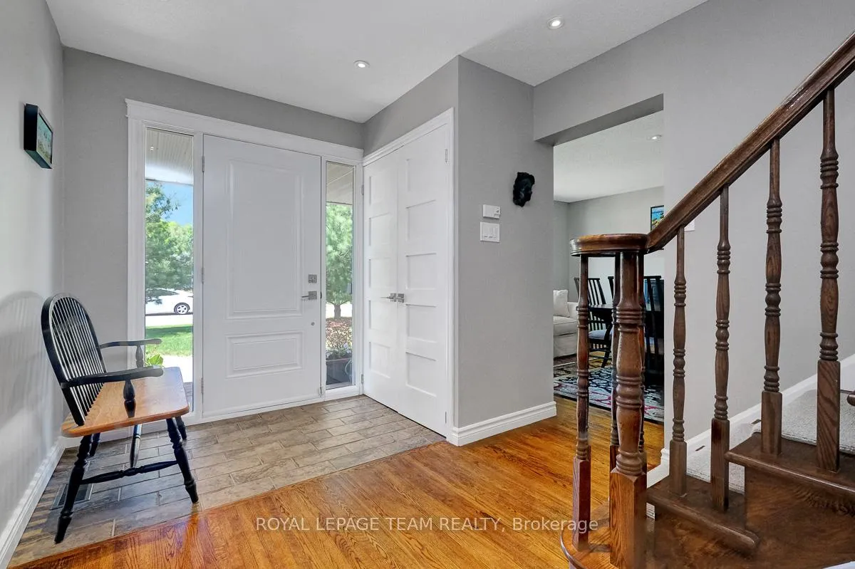 Photo 6 of 1 Emery Court, Ottawa, Arlington Woods — HOMEH