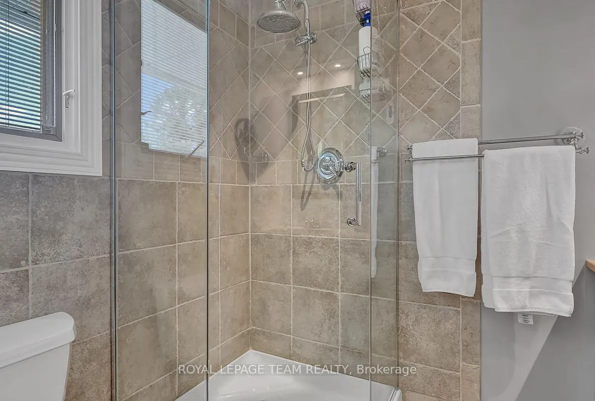 Photo 24 of 1 Emery Court, Ottawa, Arlington Woods — HOMEH