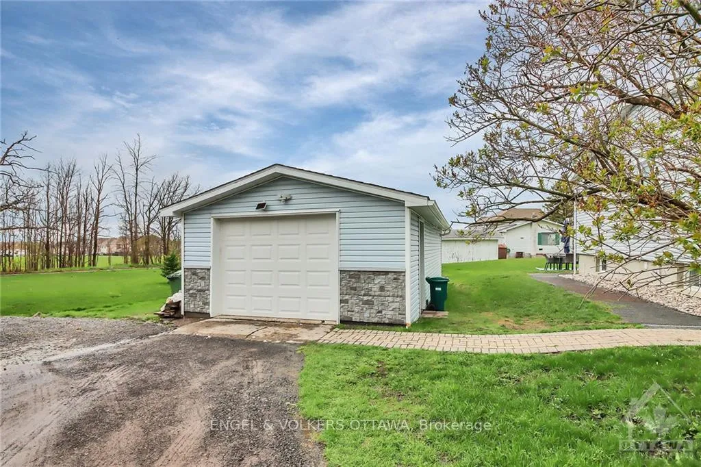Photo 25 of Unit B, 1199 Old Montreal Road, Ottawa, Camelot — HOMEH