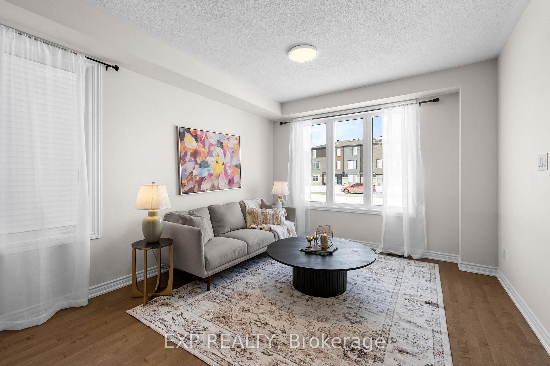 Photo 3 of 1074 Chapman Mills Drive, Ottawa, Barrhaven - Heritage Park — HOMEH
