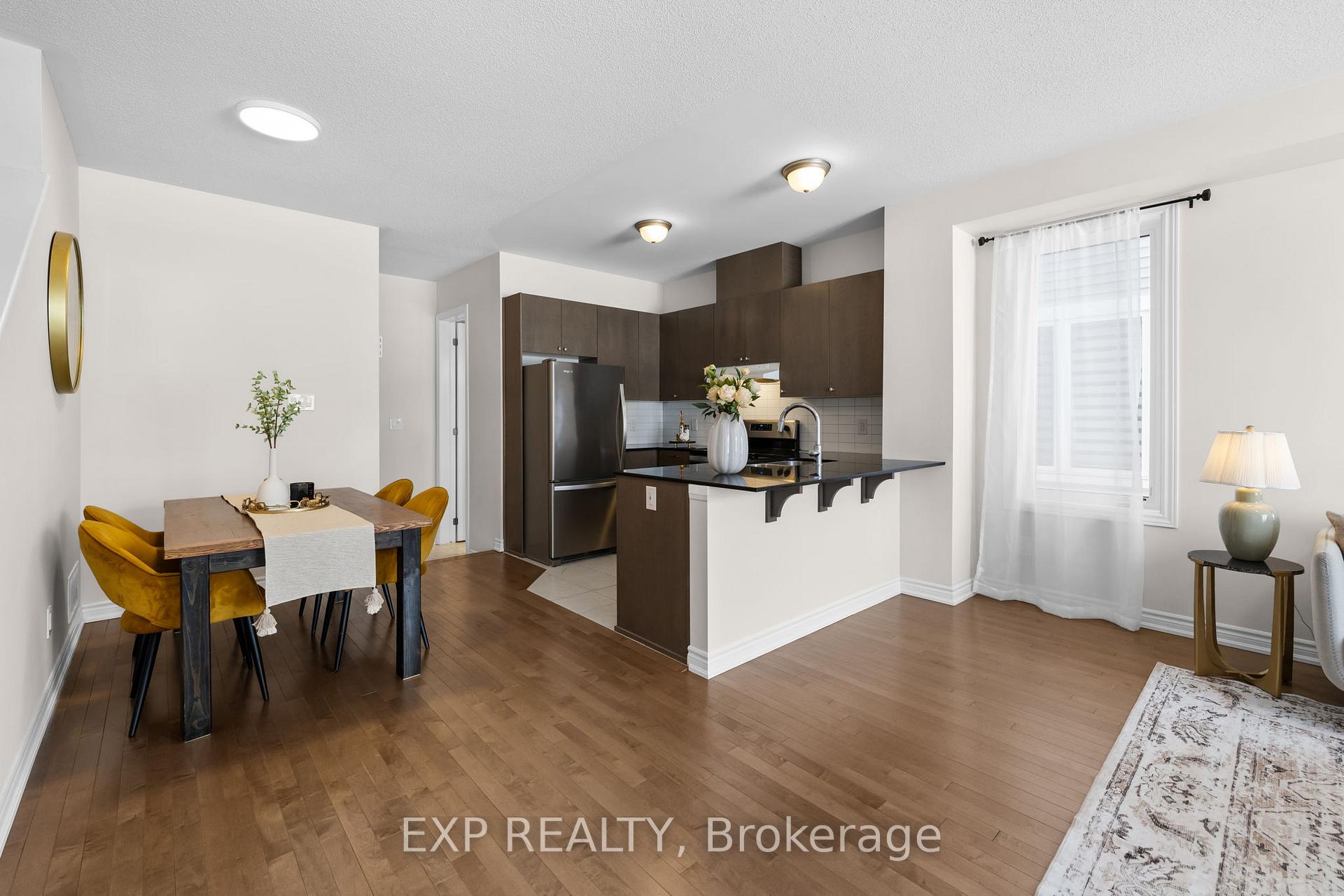 Photo 4 of 1074 Chapman Mills Drive, Ottawa, Barrhaven - Heritage Park — HOMEH