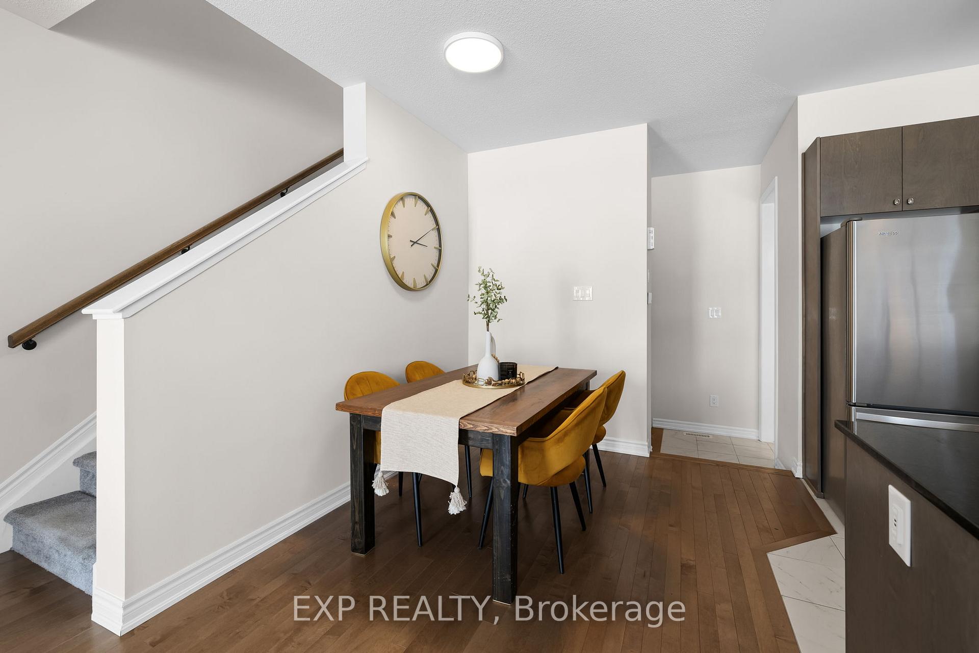 Photo 5 of 1074 Chapman Mills Drive, Ottawa, Barrhaven - Heritage Park — HOMEH