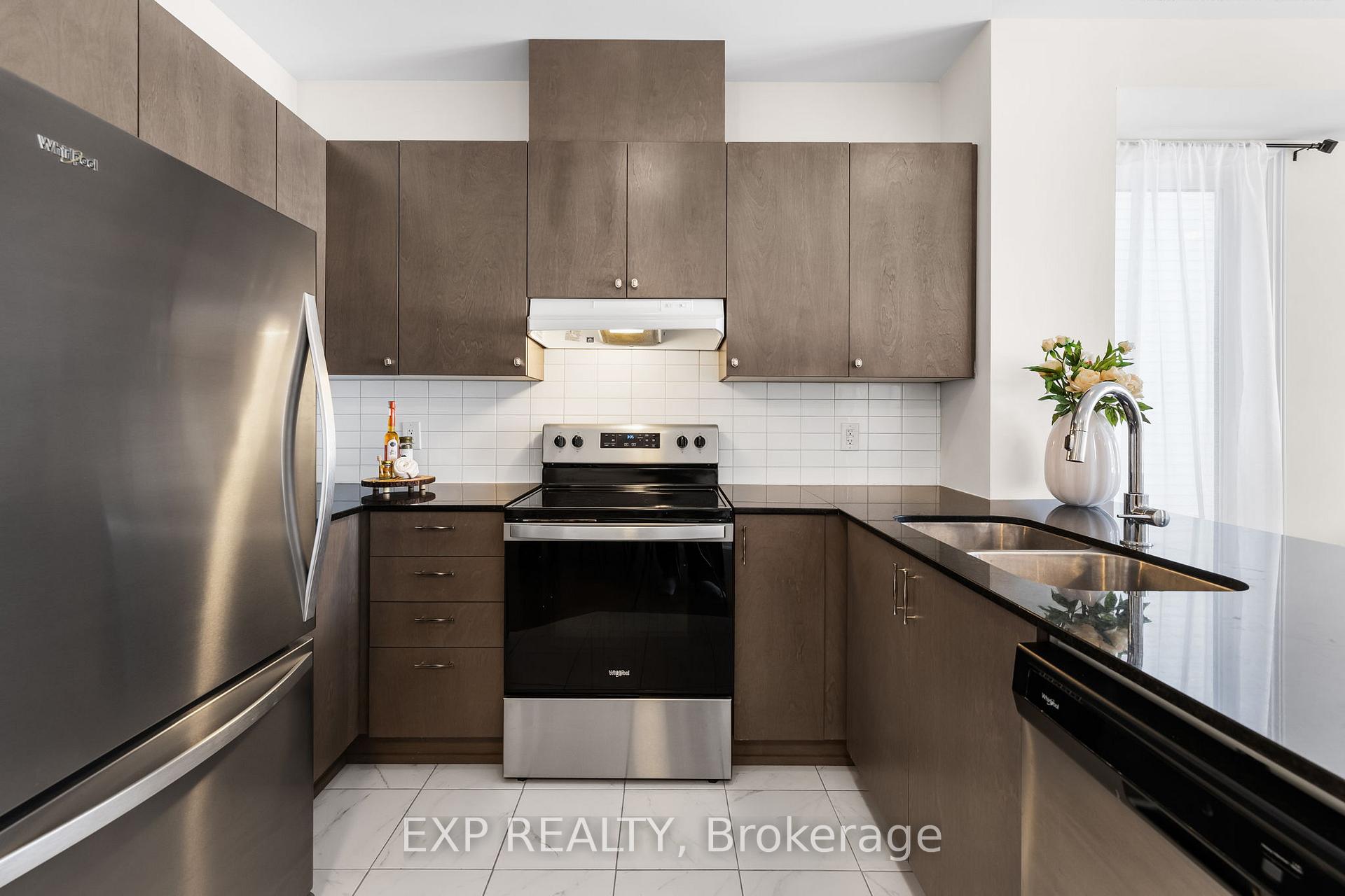 Photo 7 of 1074 Chapman Mills Drive, Ottawa, Barrhaven - Heritage Park — HOMEH