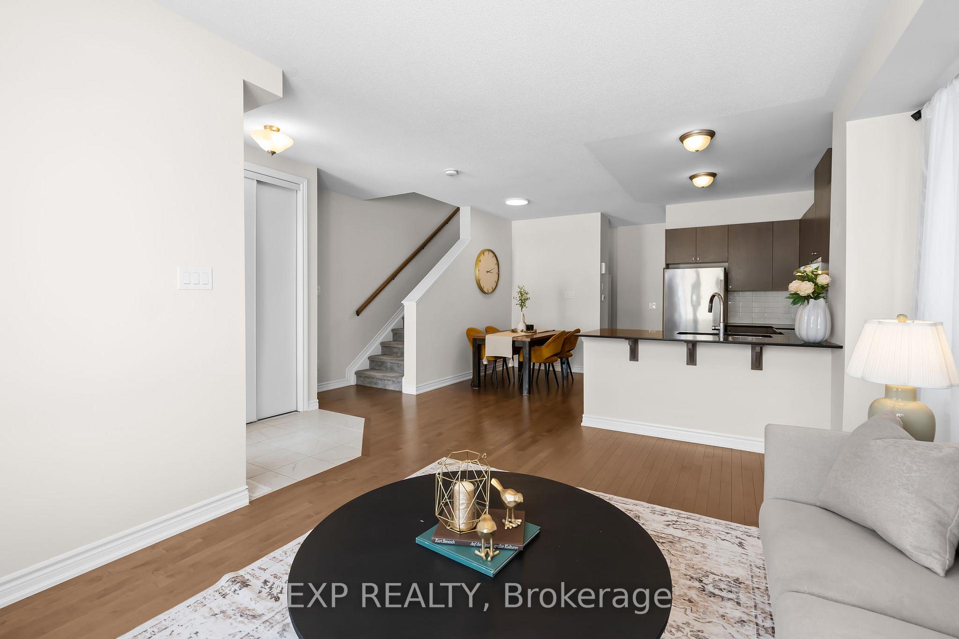 Photo 9 of 1074 Chapman Mills Drive, Ottawa, Barrhaven - Heritage Park — HOMEH
