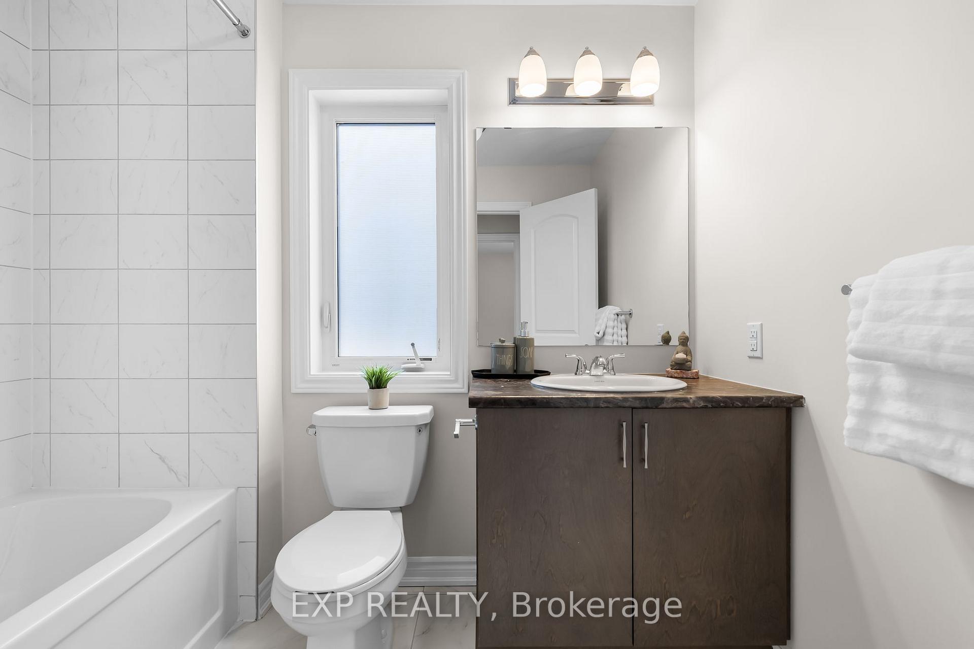 Photo 17 of 1074 Chapman Mills Drive, Ottawa, Barrhaven - Heritage Park — HOMEH