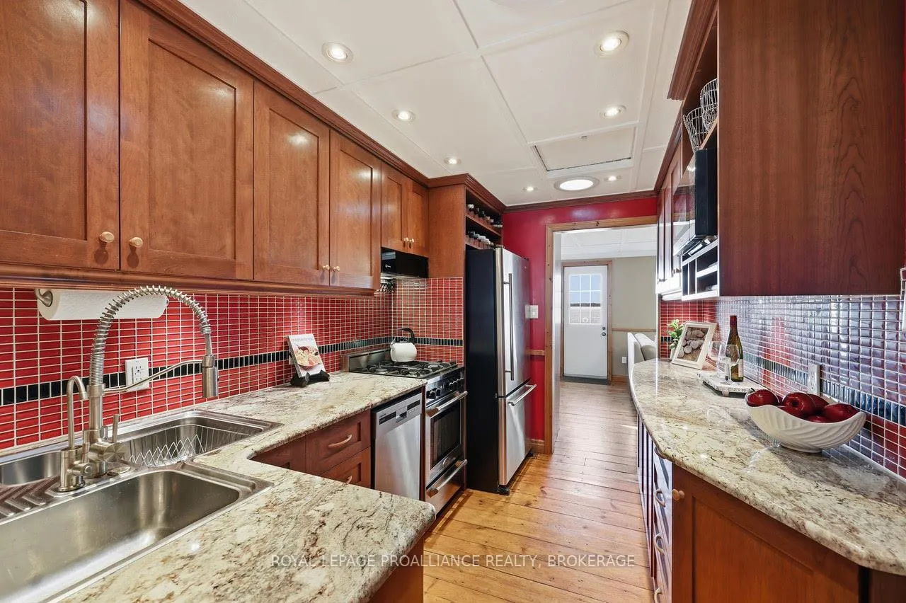 Photo 8 of 138 Nicholson Point Road, Loyalist, Lennox and Addington - South — HOMEH