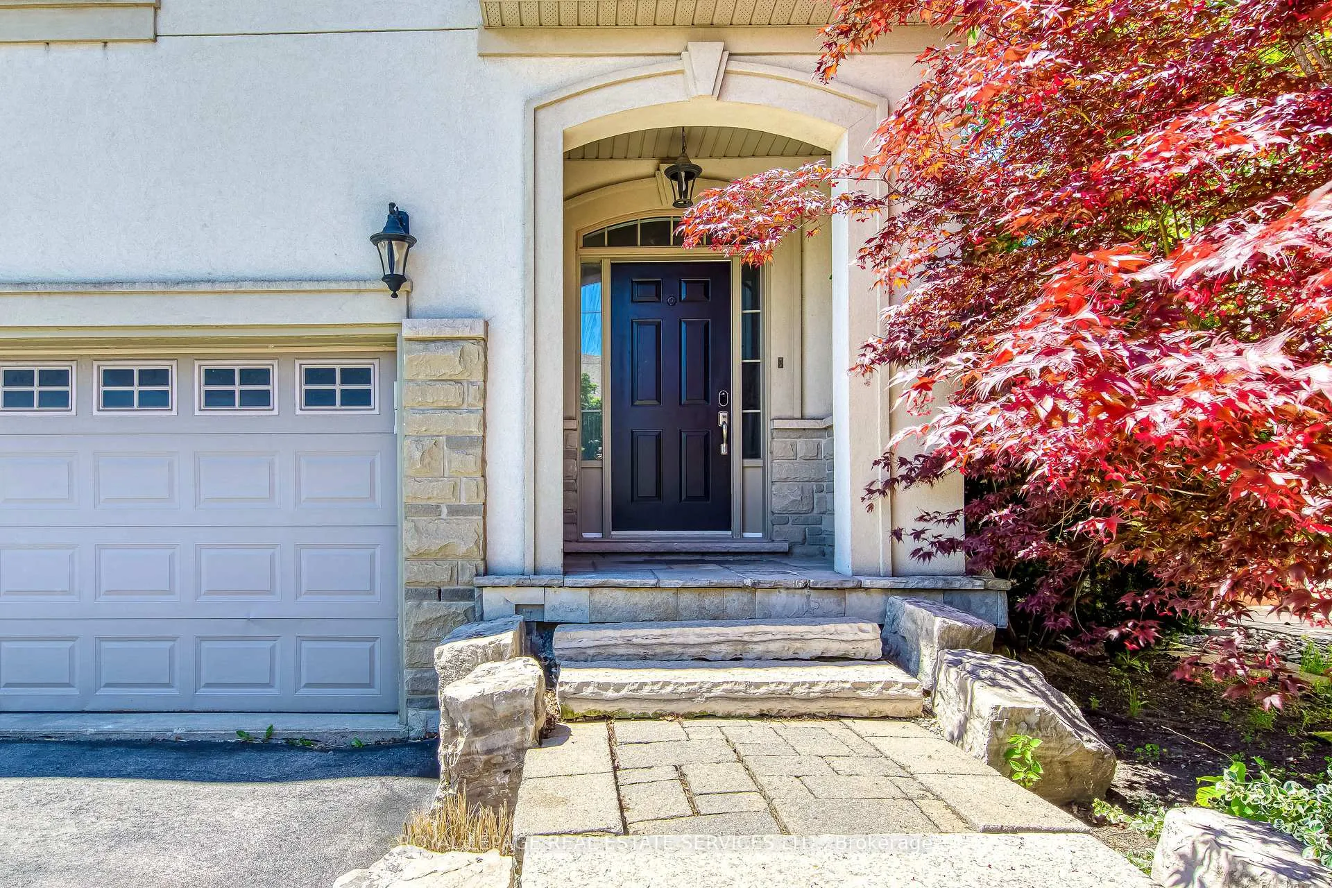Photo 3 of 2473 Tesla Crescent, Oakville, Joshua Creek — HOMEH