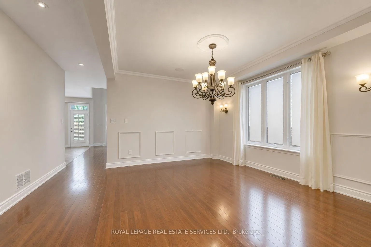 Photo 6 of 2473 Tesla Crescent, Oakville, Joshua Creek — HOMEH