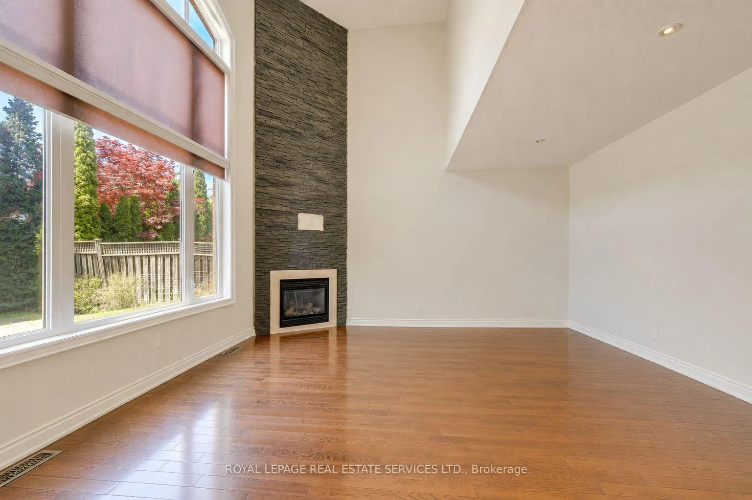 Photo 10 of 2473 Tesla Crescent, Oakville, Joshua Creek — HOMEH