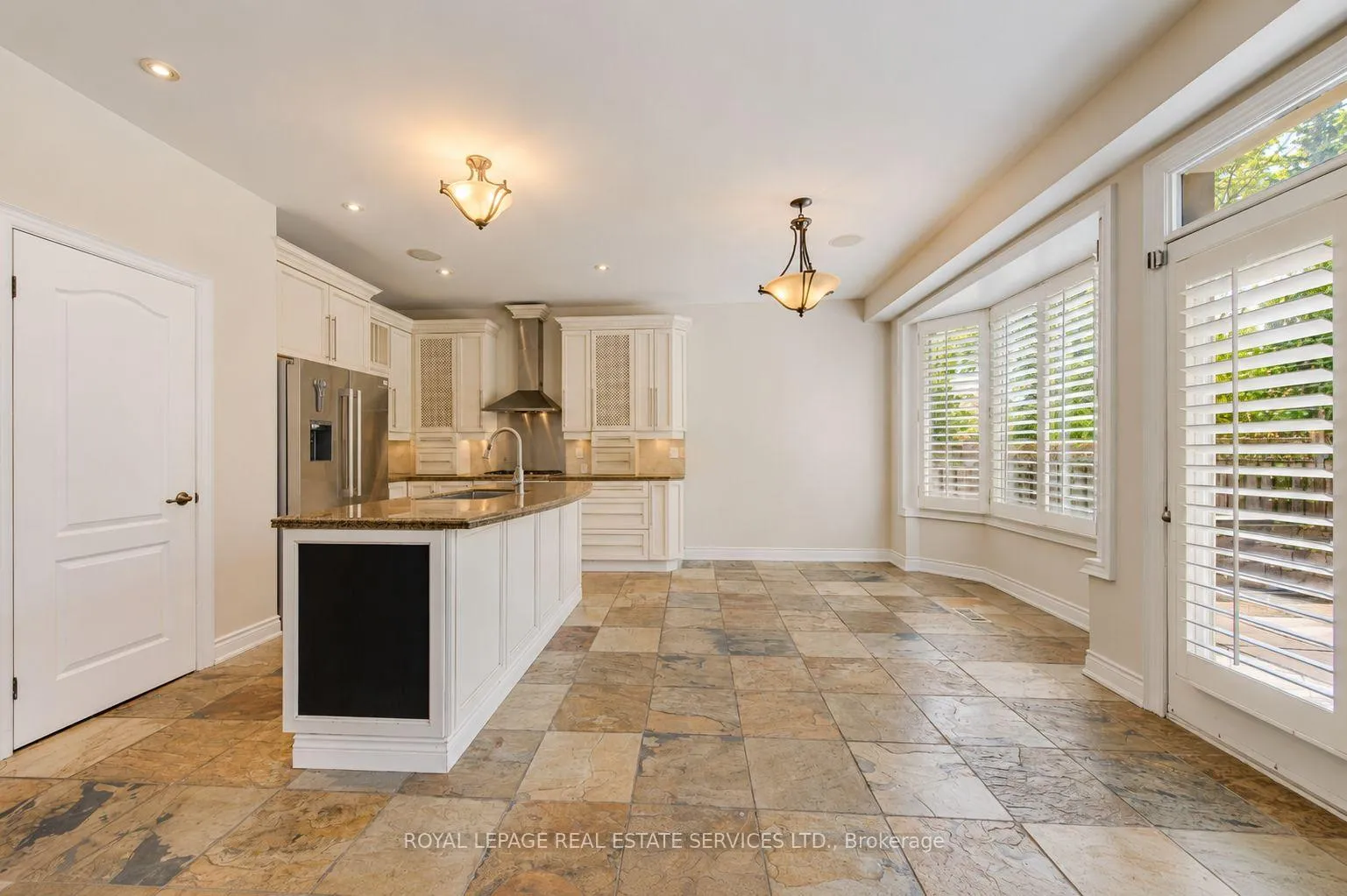 Photo 12 of 2473 Tesla Crescent, Oakville, Joshua Creek — HOMEH