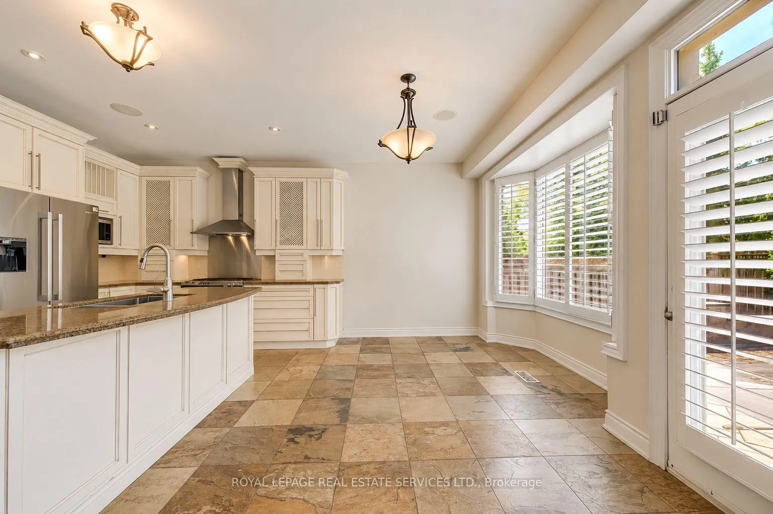 Photo 13 of 2473 Tesla Crescent, Oakville, Joshua Creek — HOMEH