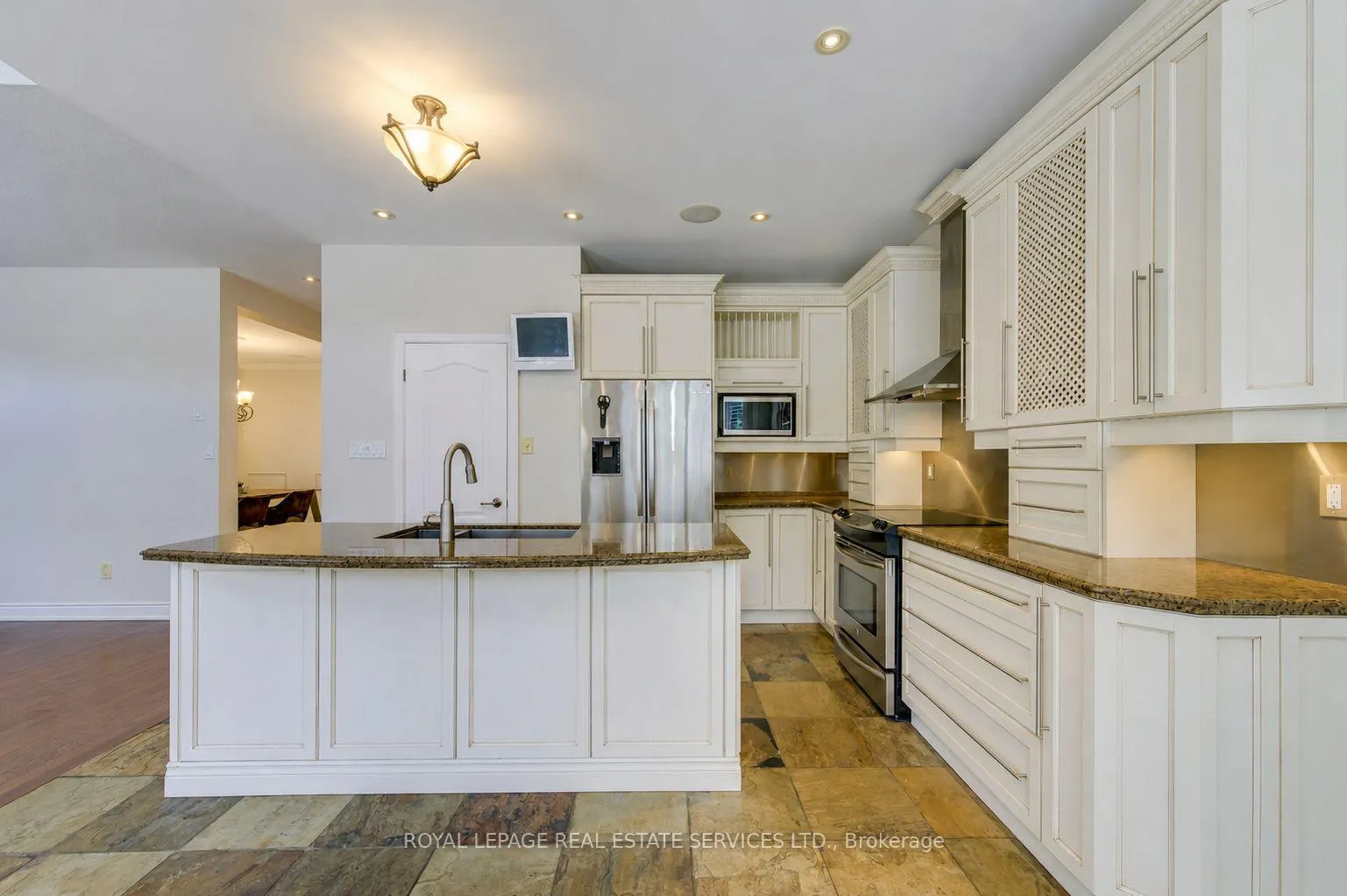 Photo 15 of 2473 Tesla Crescent, Oakville, Joshua Creek — HOMEH
