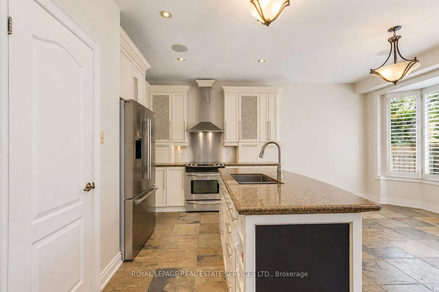 Photo 17 of 2473 Tesla Crescent, Oakville, Joshua Creek — HOMEH