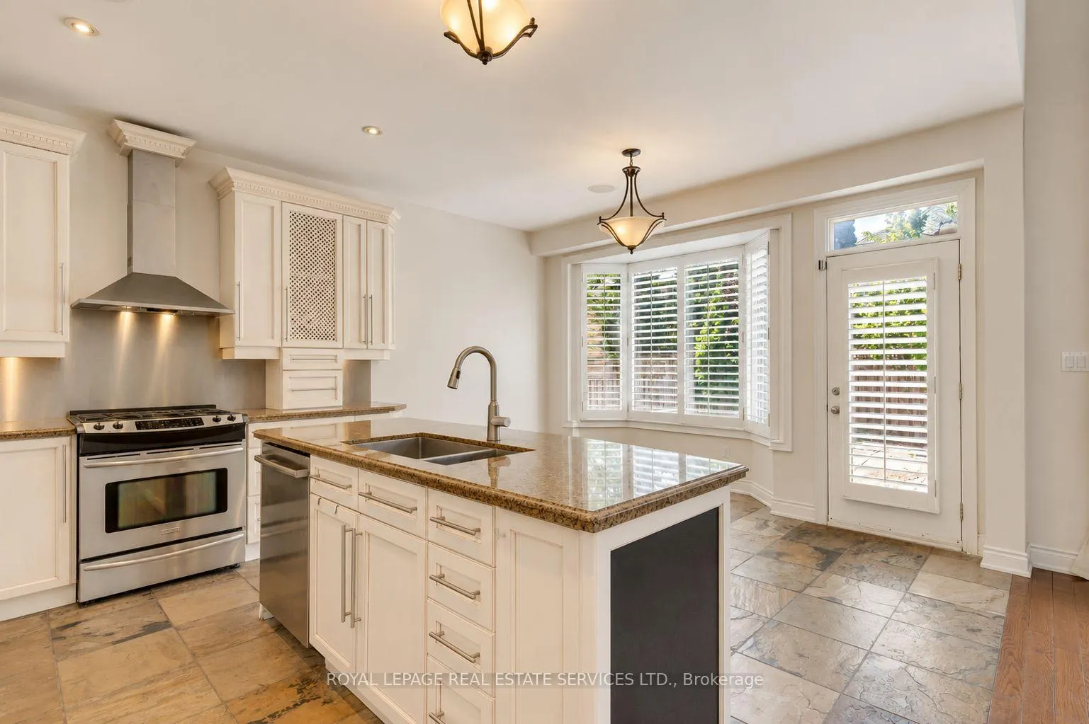 Photo 18 of 2473 Tesla Crescent, Oakville, Joshua Creek — HOMEH
