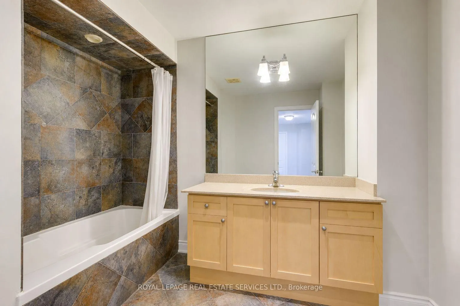 Photo 30 of 2473 Tesla Crescent, Oakville, Joshua Creek — HOMEH