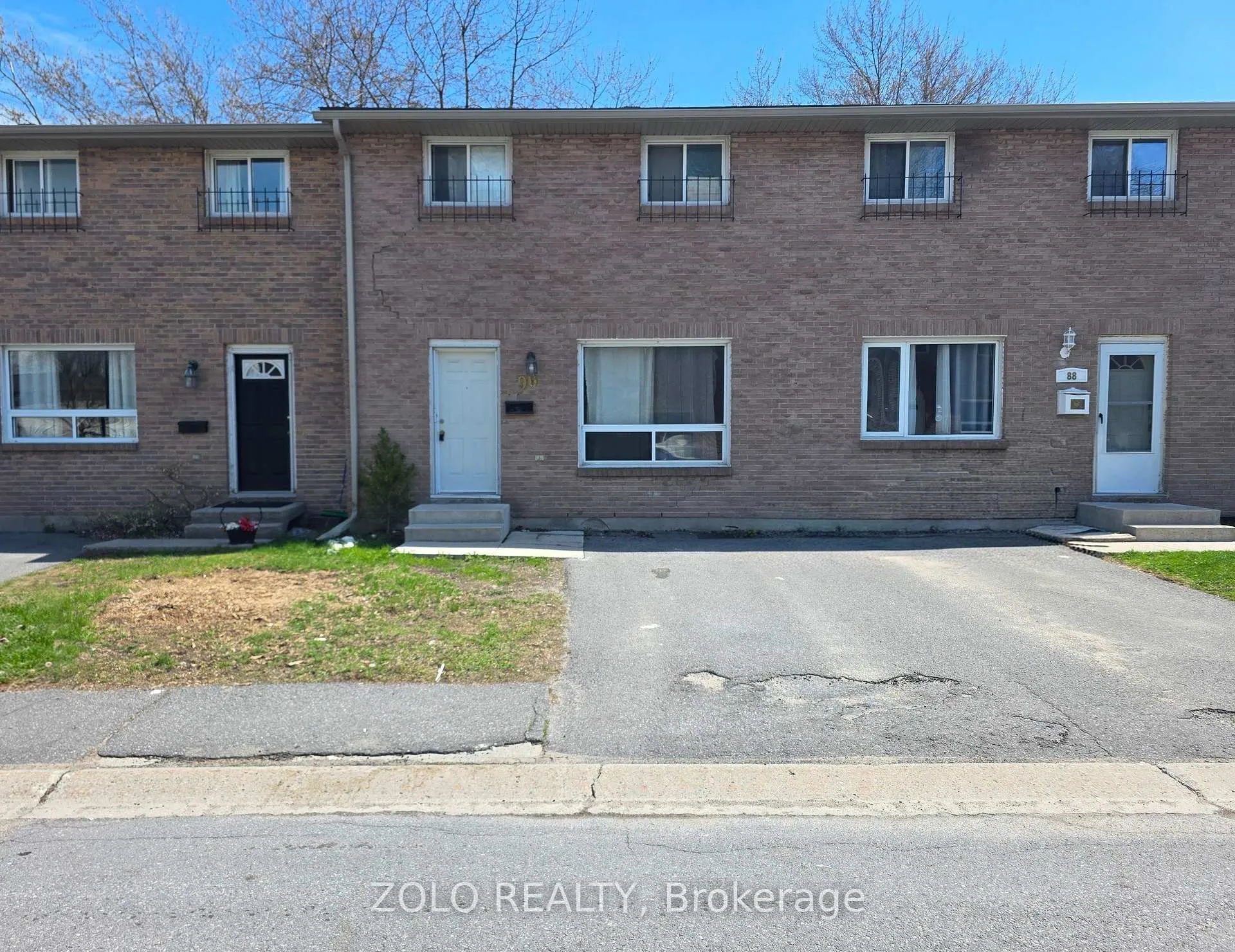 Photo 2 of Unit 35, 90 Rosemund Crescent, Kingston, West of Sir John A. Blvd — HOMEH