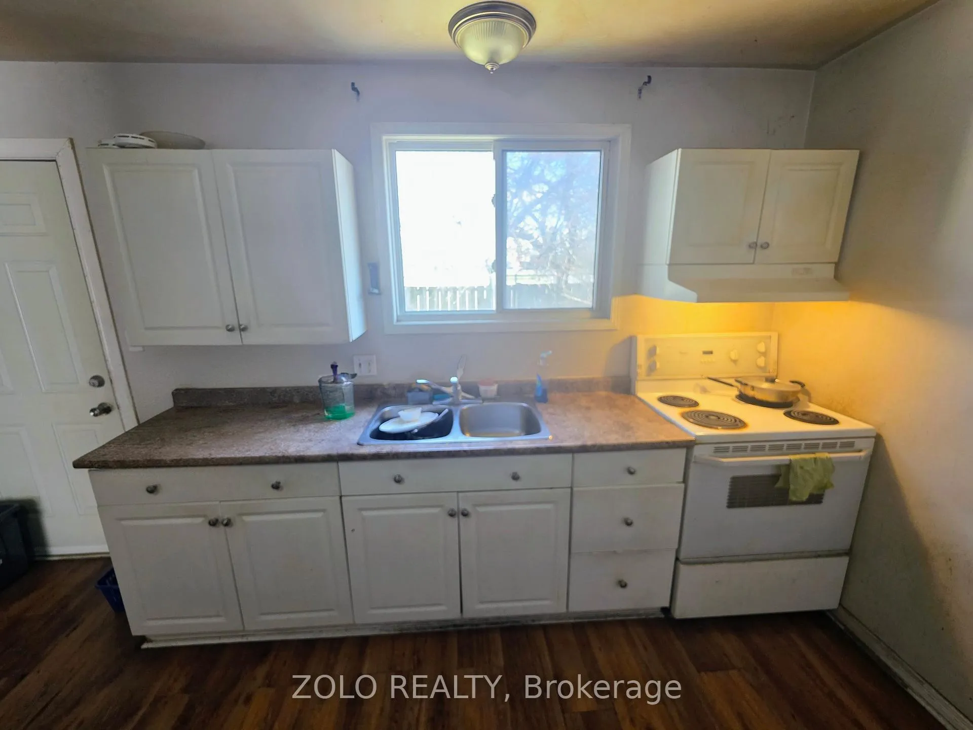 Photo 9 of Unit 35, 90 Rosemund Crescent, Kingston, West of Sir John A. Blvd — HOMEH