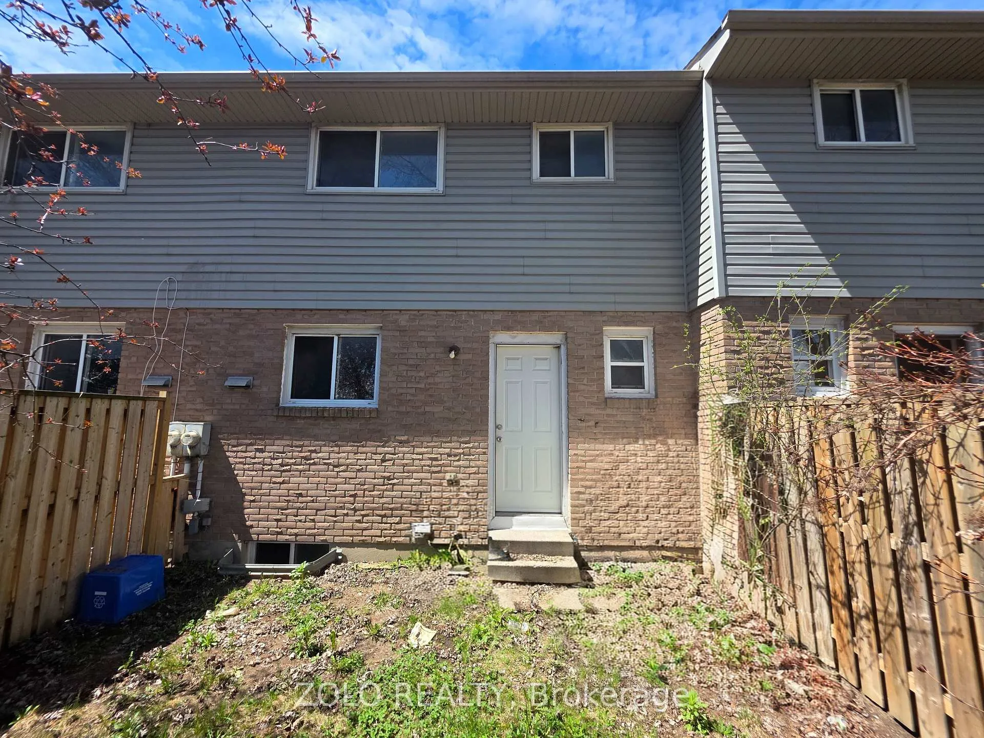 Photo 11 of Unit 35, 90 Rosemund Crescent, Kingston, West of Sir John A. Blvd — HOMEH