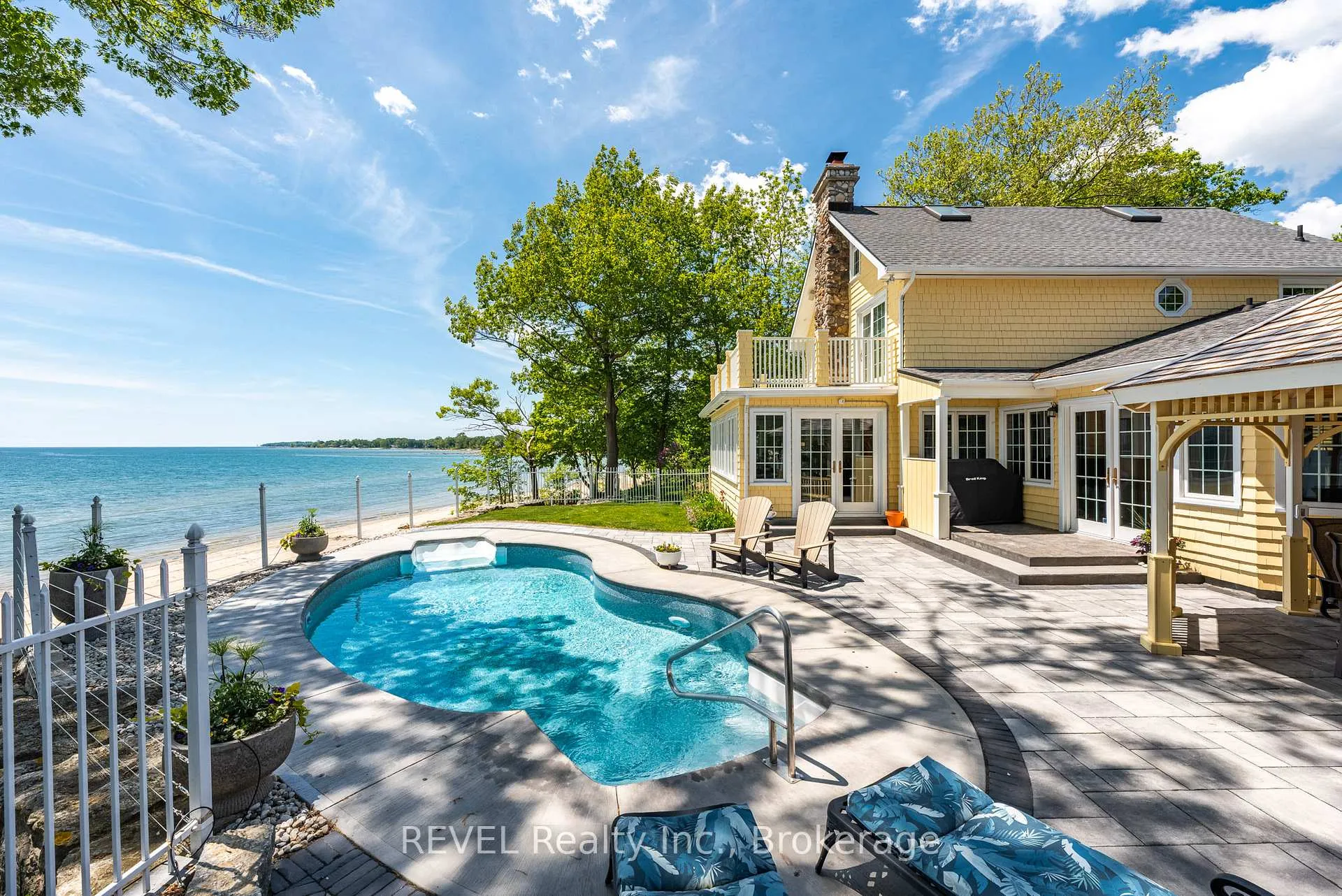 Photo of 3091 Thunder Bay Road
