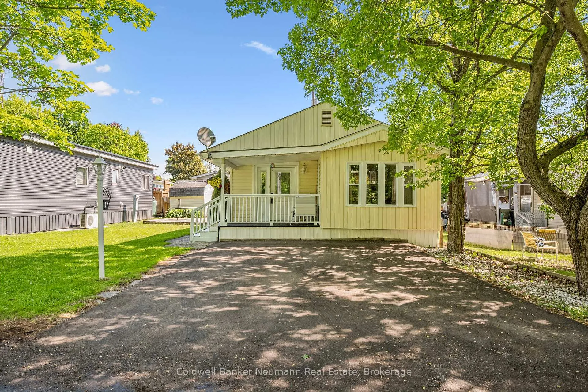 Front of 407 Teak Trail