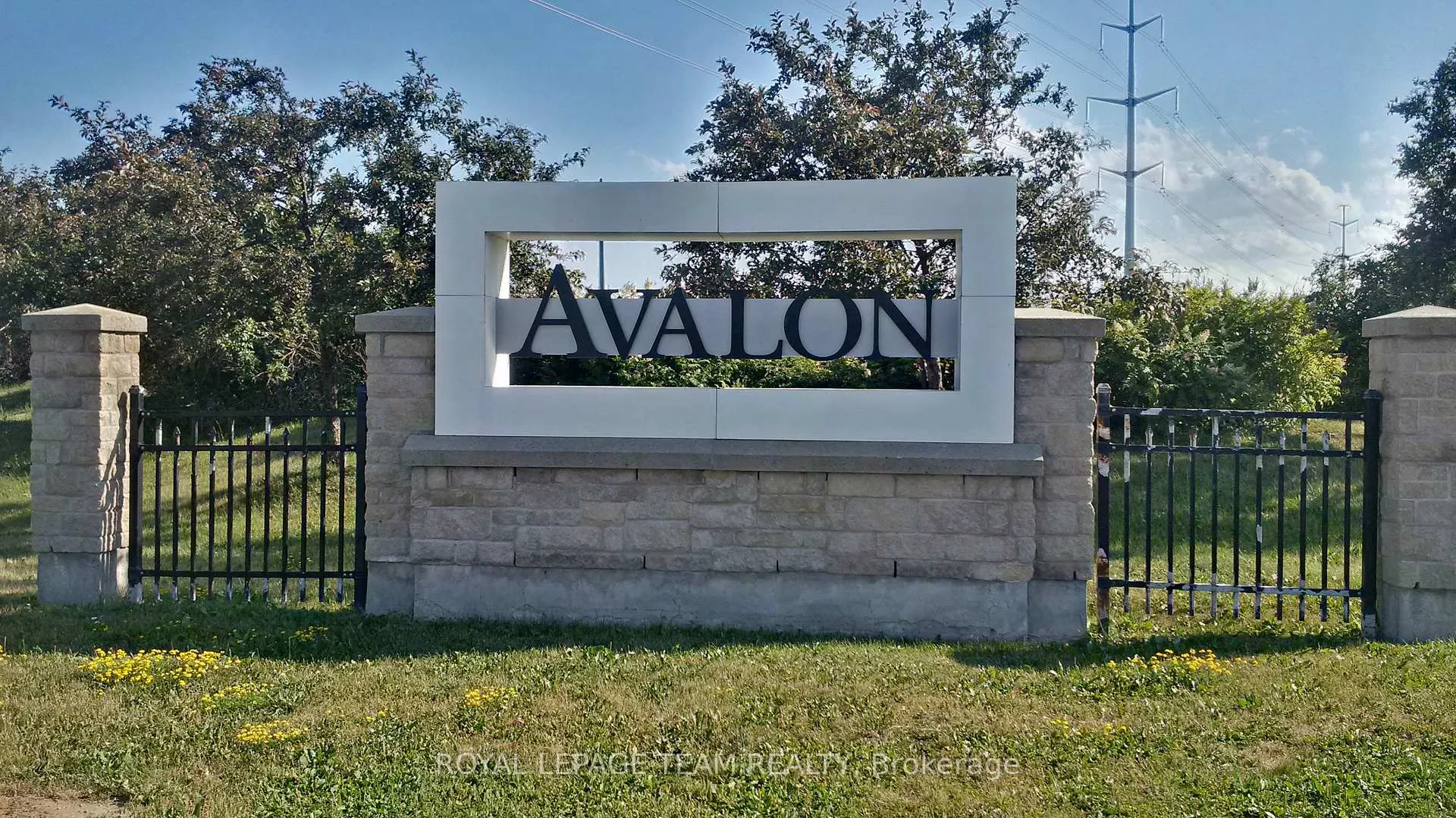 Photo 2 of 2211 Esprit Drive, Ottawa, Avalon East — HOMEH