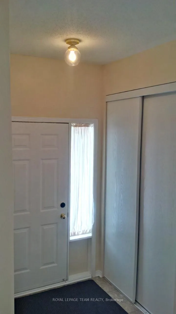 Photo 3 of 2211 Esprit Drive, Ottawa, Avalon East — HOMEH